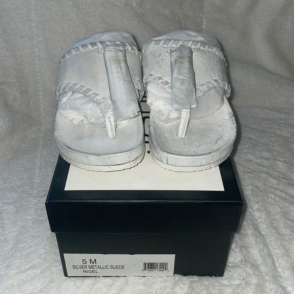 NWT J/SLIDES NIGEL Silver Metallic Suede Tassel Sandal - Picture 4 of 13